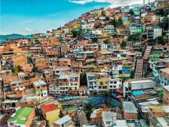 City tour + Comuna 13 + metro