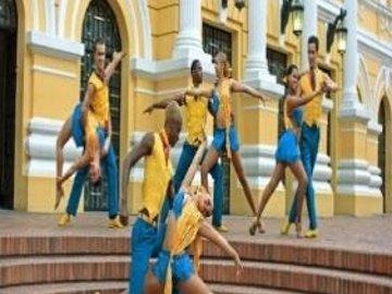 City Tour + Clase de Salsa