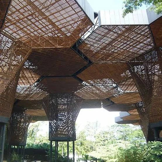 Tour de arquitectura en Medellín