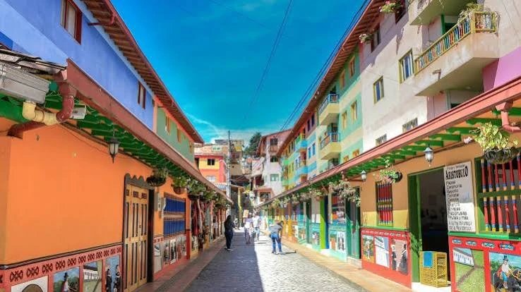 Visita a Guatapé (compartido) 3