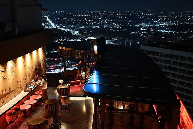 Rooftop Bar Crawl 2